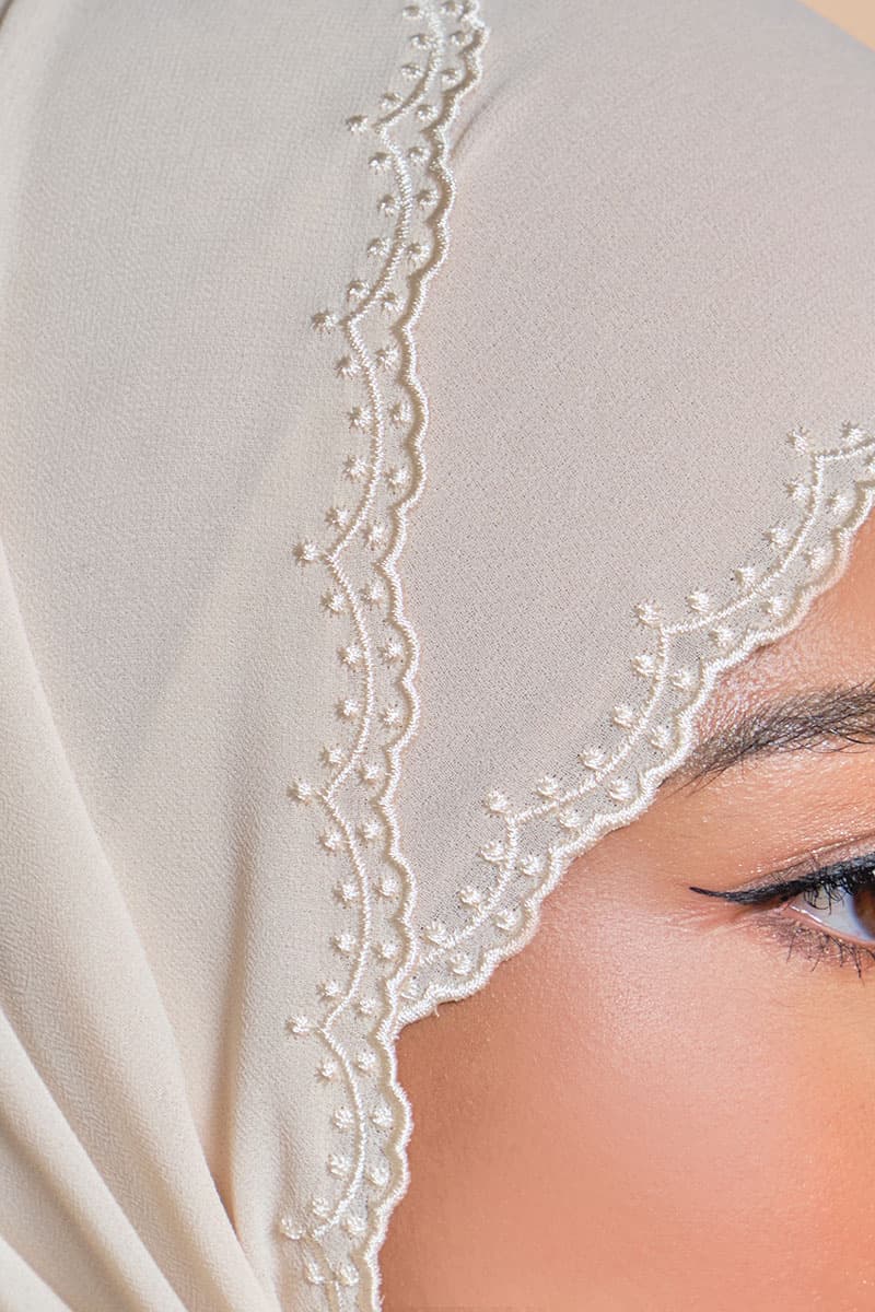 Tanuja Embroidered Scallop Headscarf - White - Image 3