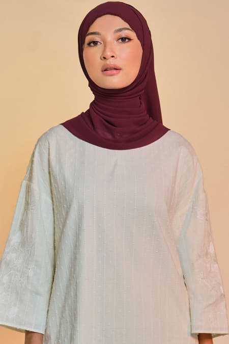 Tanuja Embroidered Scallop Headscarf - Deep Wine