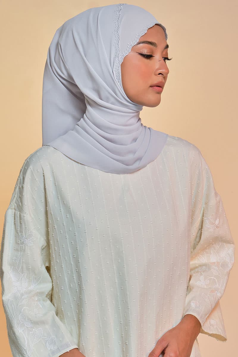 Tanuja Embroidered Scallop Headscarf - Light Grey - Image 2