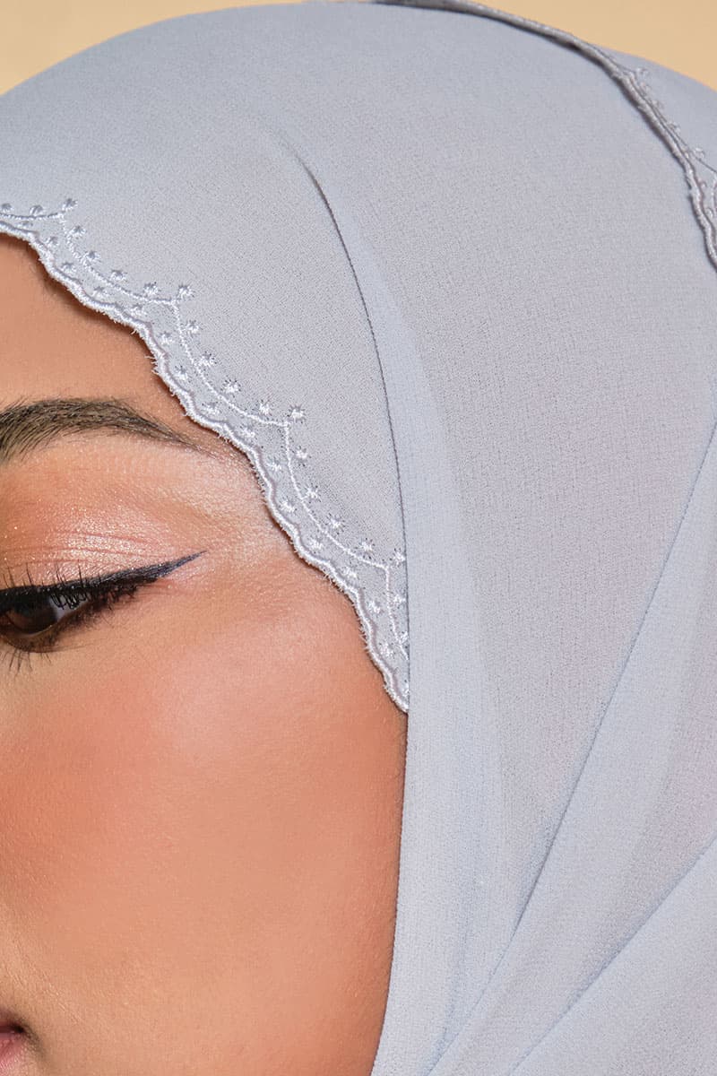 Tanuja Embroidered Scallop Headscarf - Light Grey - Image 3