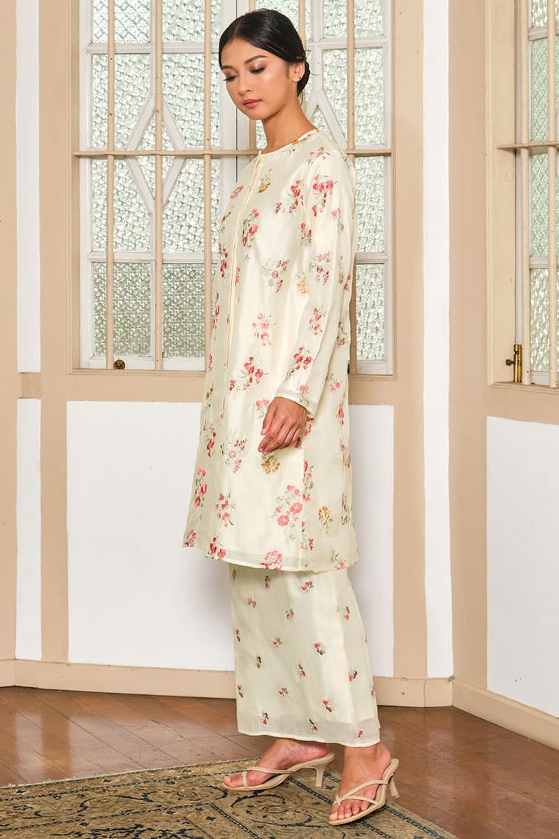 Almira Blouse & Skirt - Vanilla - Image 3