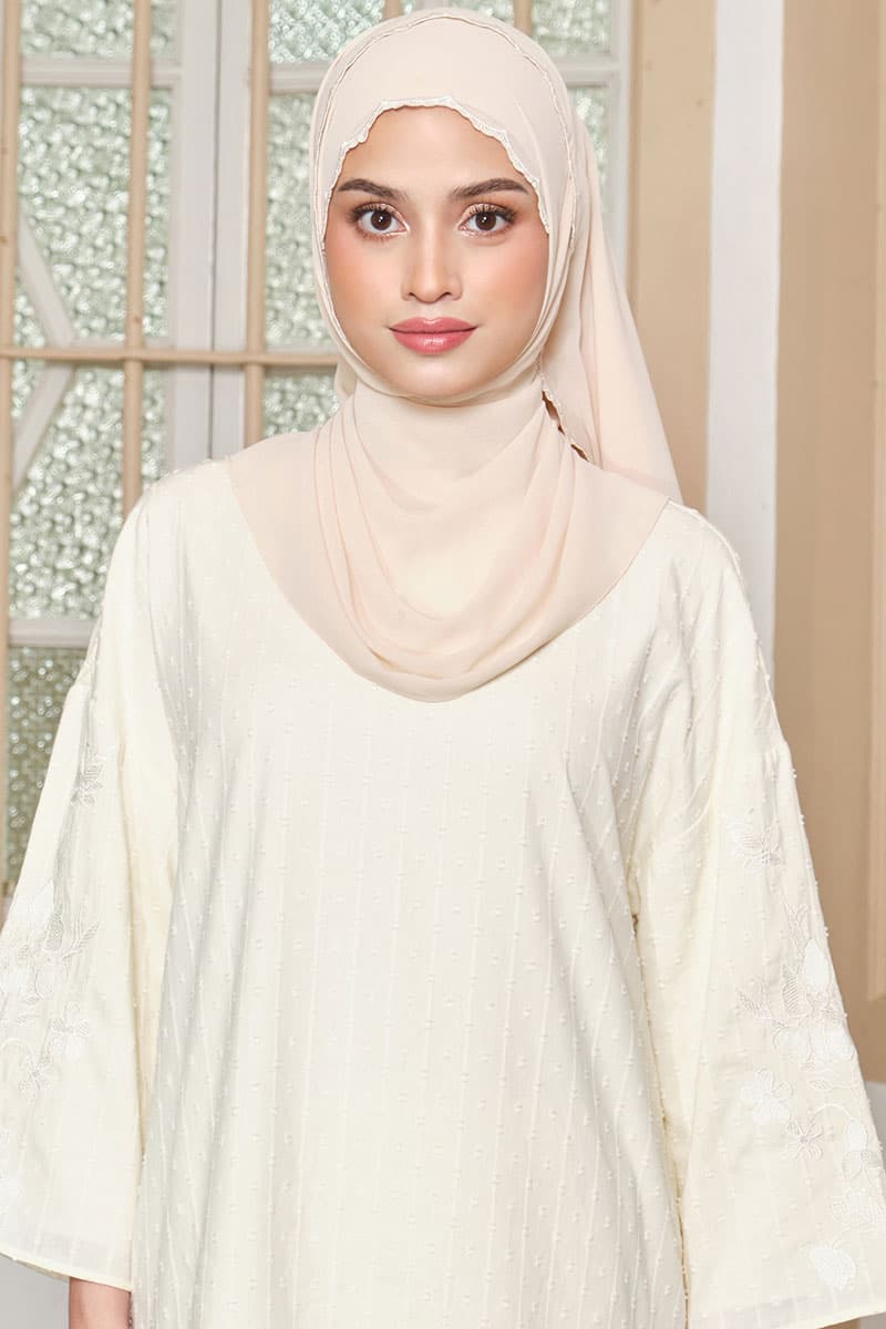 Lilita Embroidered Scallop Headscarf - Oatmilk - Image 1