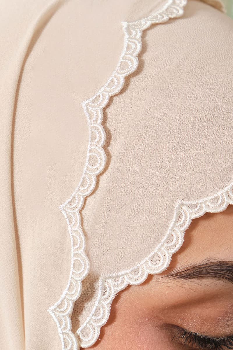 Lilita Embroidered Scallop Headscarf - Oatmilk - Image 3