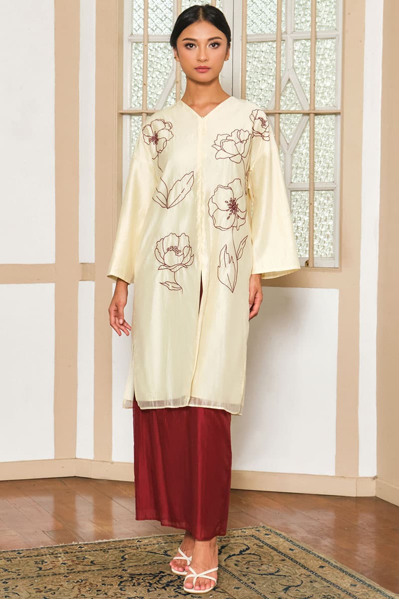 Hanna Blouse & Skirt - Vanilla/Maroon - Image 1