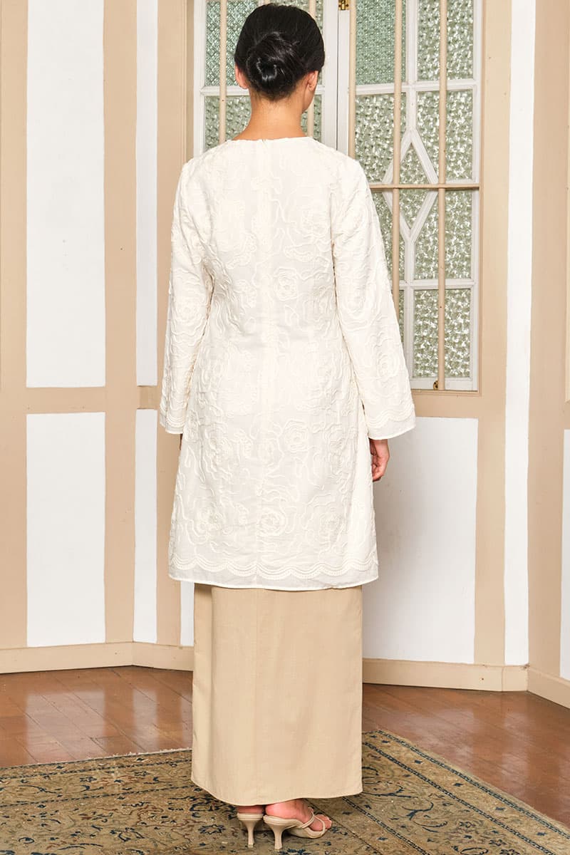 COTTON Selasih Blouse & Skirt - Cream/Oatmilk - Image 4