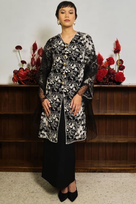 Mayangsari Blouse & Skirt - Black/Black