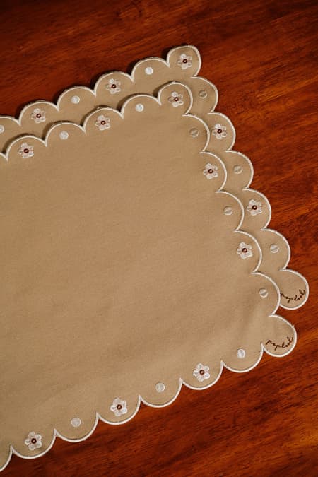 Sunny Scalloped Placemat Set - Khaki