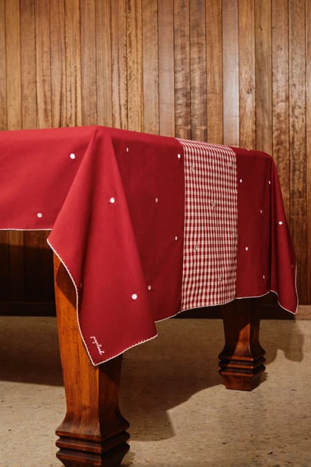Homer 6-Seater Tablecloth - Maroon/Maroon Check