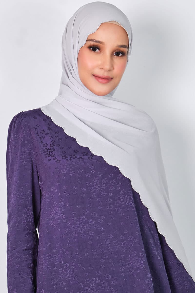 Ruminah Scallop Chiffon Headscarf - Light Grey - Image 1