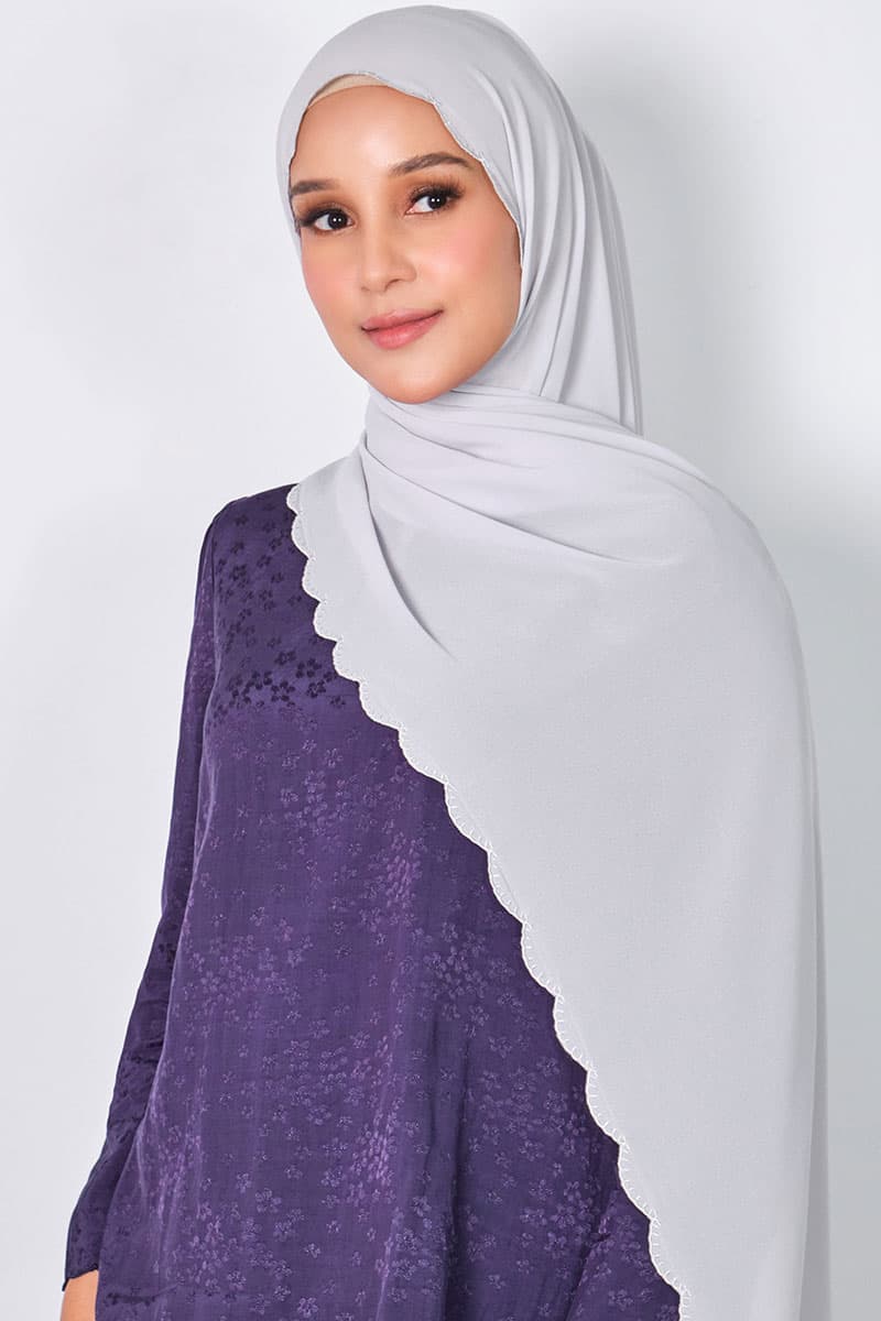 Ruminah Scallop Chiffon Headscarf - Light Grey - Image 2