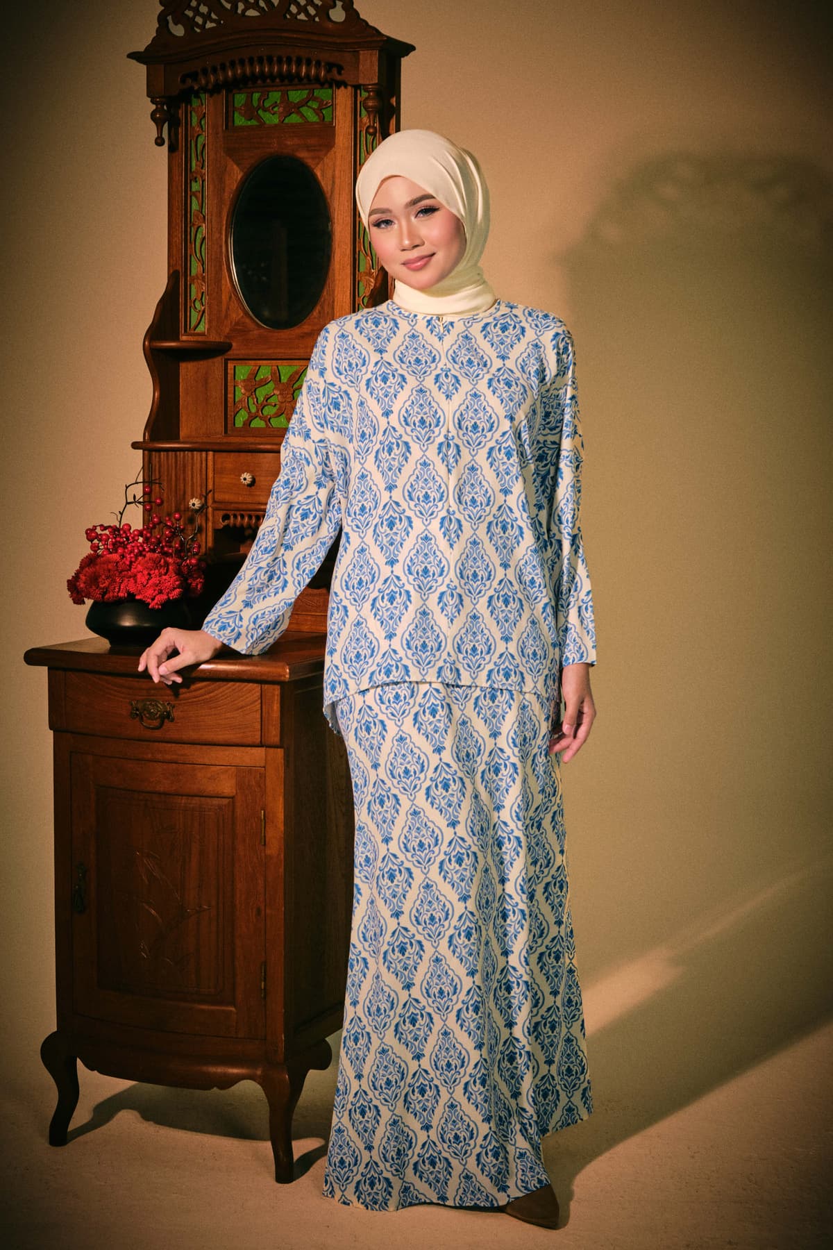 Zulla Mermaid Skirt - Cream/Blue Damask - Image 1