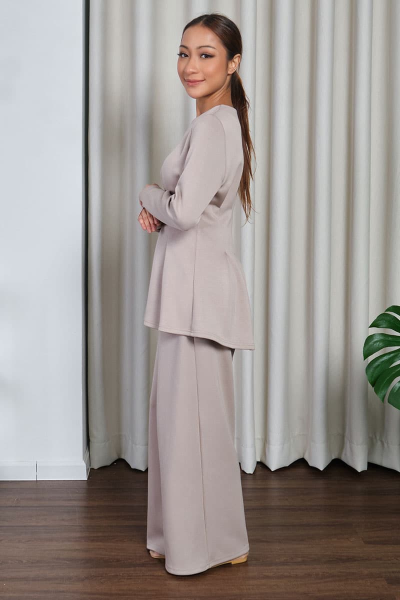 Denver Gathered Waist Blouse - Pale Oak - Image 3