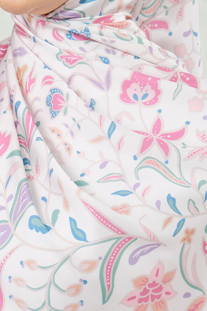 Aurelia Satin Rectangle Headscarf - Creme Brulee - Image 3