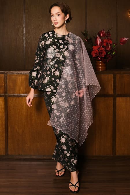 Seruni Blouse & Skirt - Black Floral