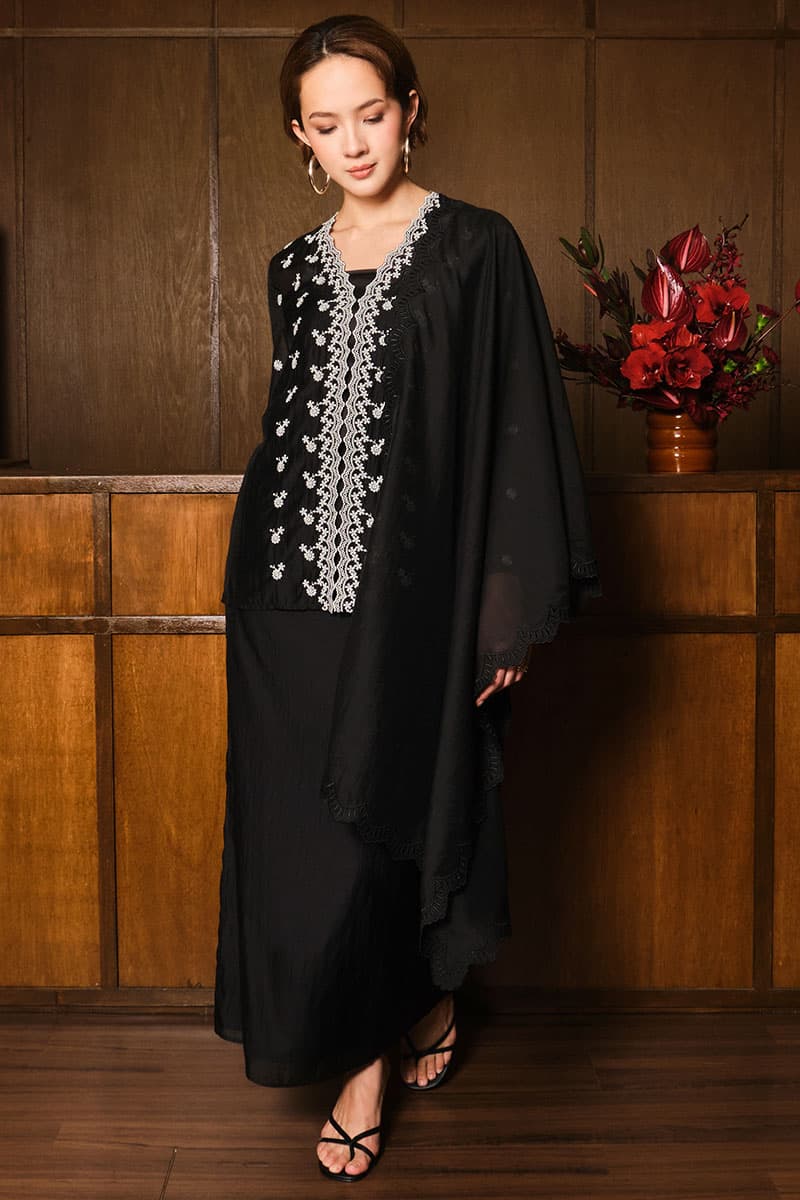 Nawildra Blouse & Skirt - Black - Image 1