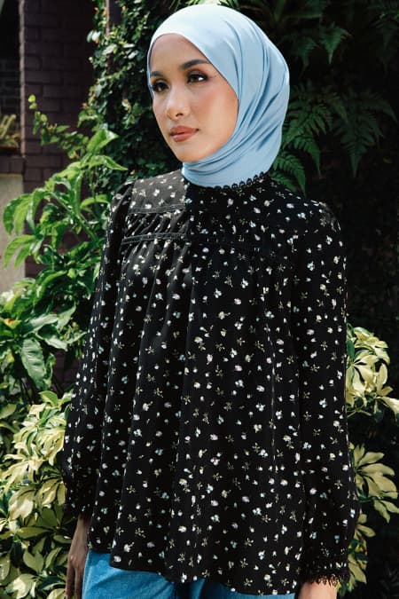 Daytona Flared Blouse - Black Flower