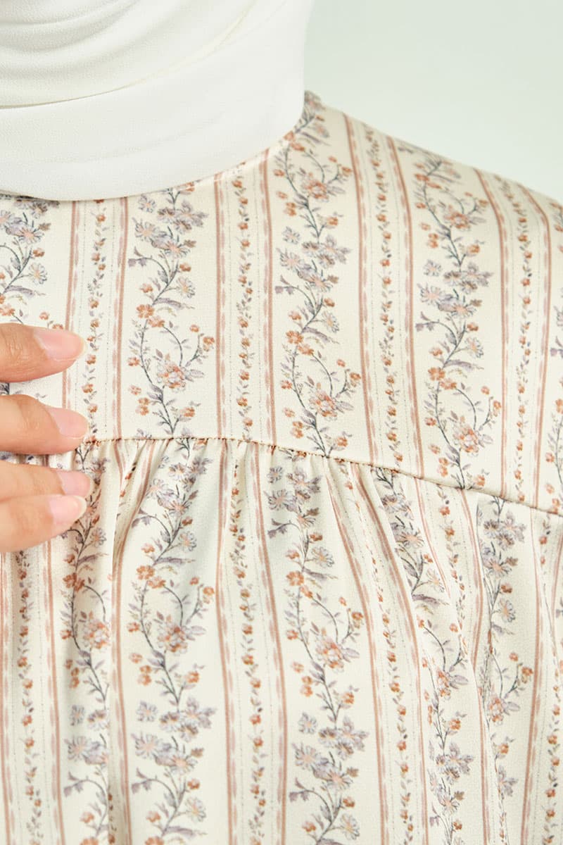 Mark Flared Satin Blouse - Beige Floral - Image 5