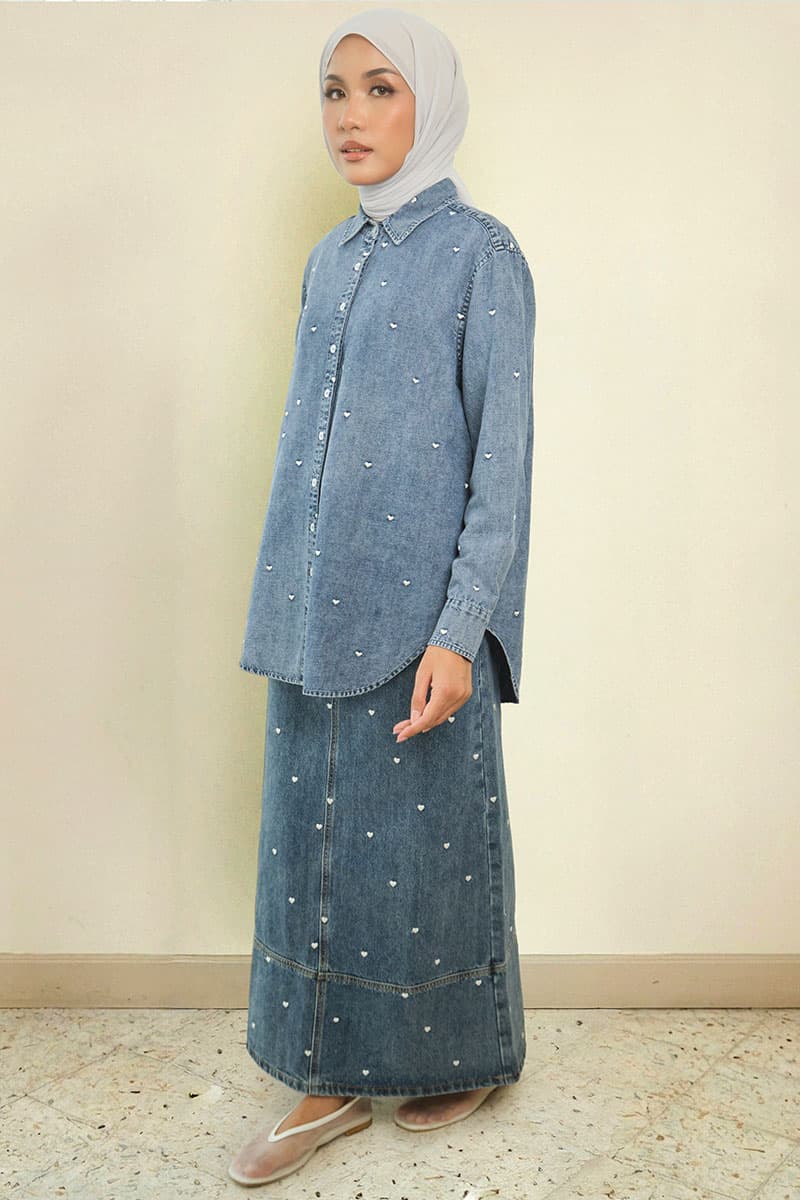PRE-ORDER COTTON Carine A-Line Denim Skirt - Light Wash - Image 3